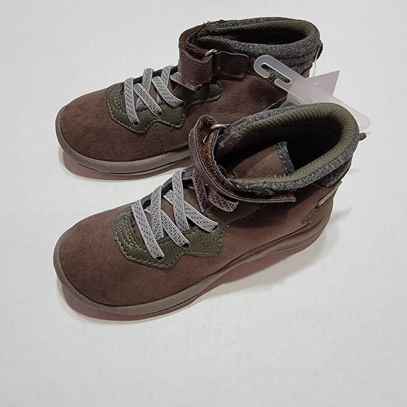 OshKosh B'Gosh Unisex-Child Everest Everplay Fashion Boot - Picture 2 of 5